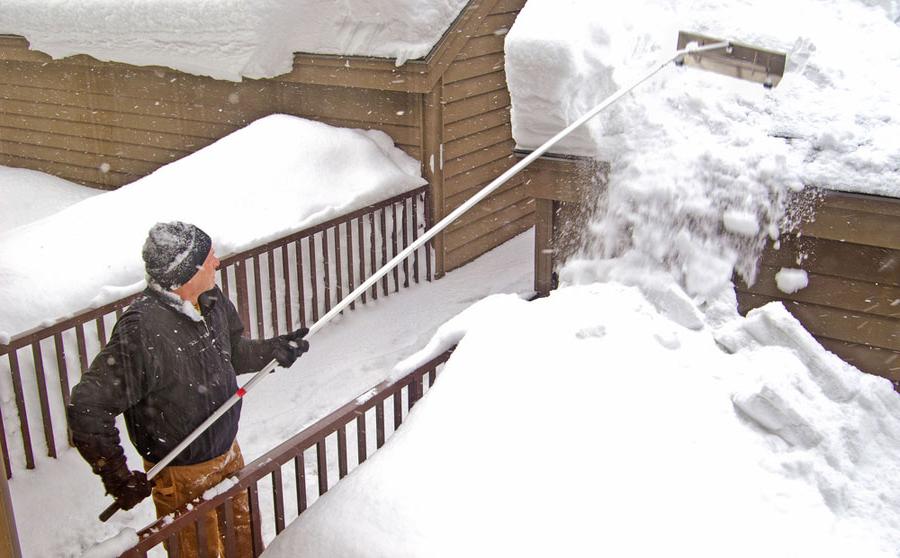 You are currently viewing How Do I Prevent Ice Dams On My Roof?